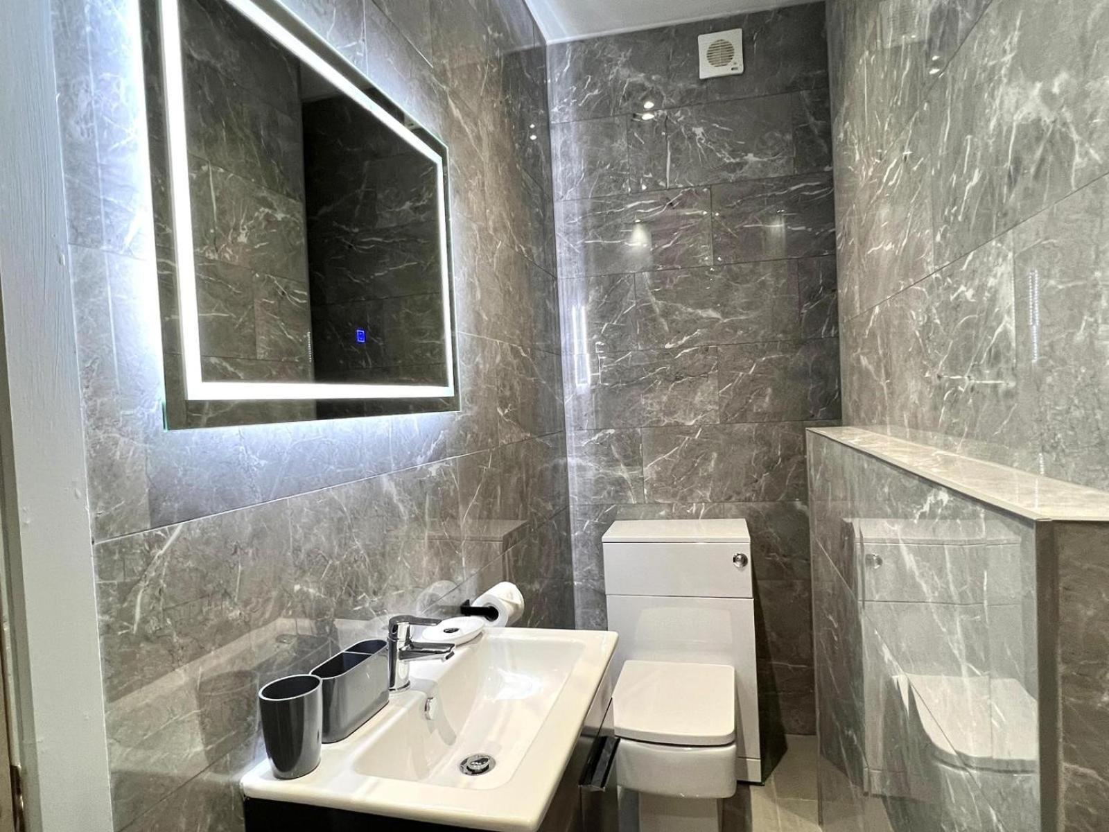 Whiskawaystays - Foregate Street - Apartment 3 Worcester Exterior foto